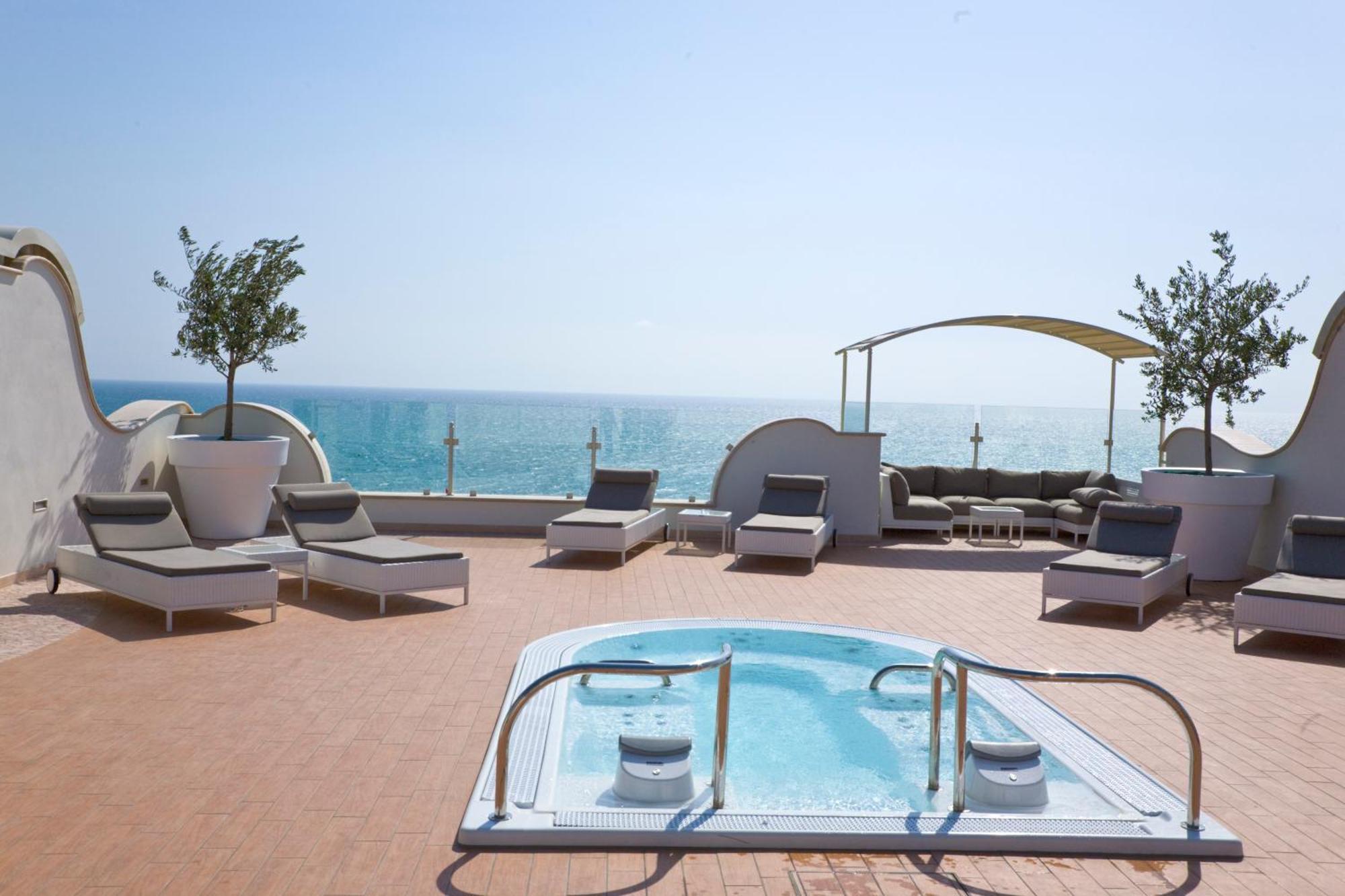 Smeraldo Suites & Spa San Benedetto del Tronto Esterno foto